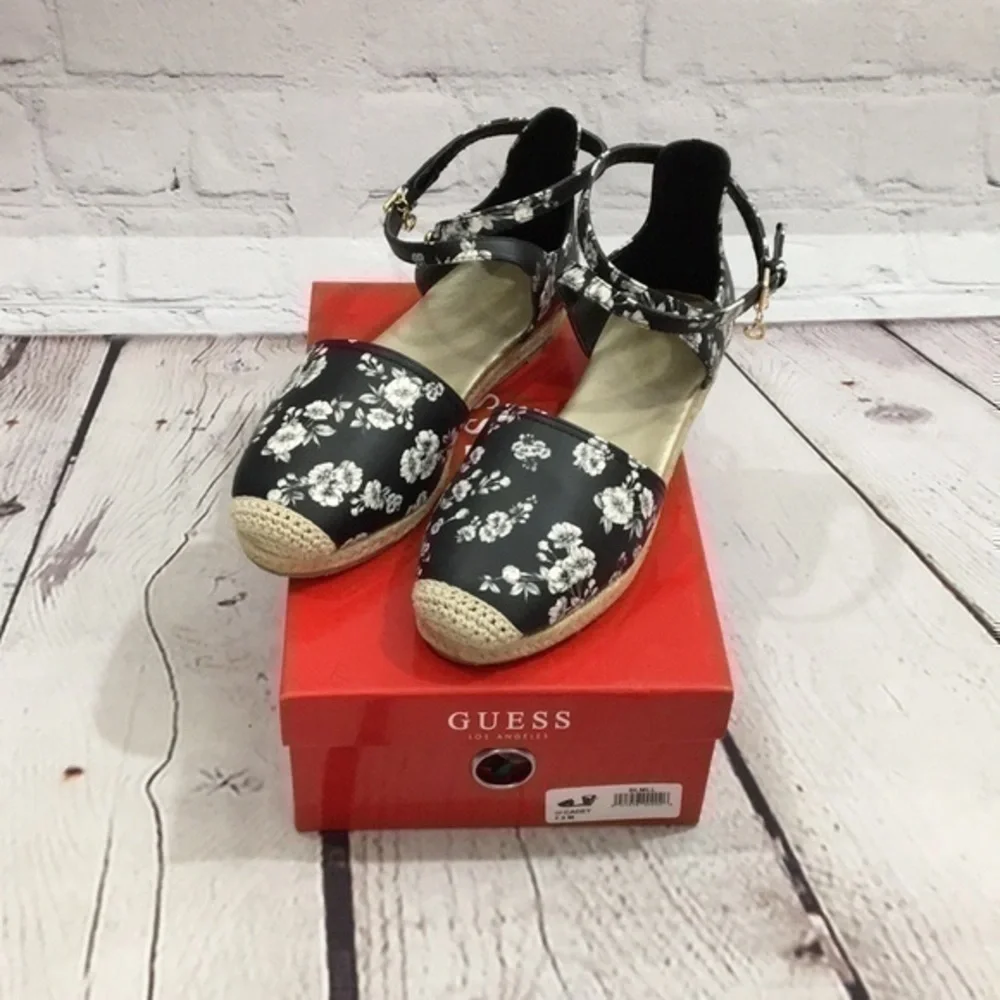 New Guess vegan leather black & white floral espadrilles ankle strap with box